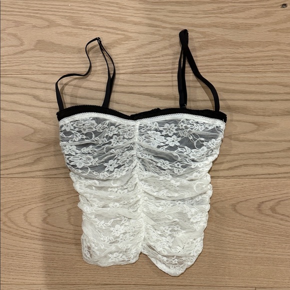 Edikted Tops - EDIKTED Lace Top XS